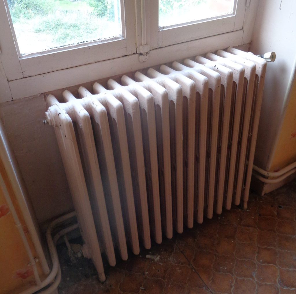 Cast iron radiator