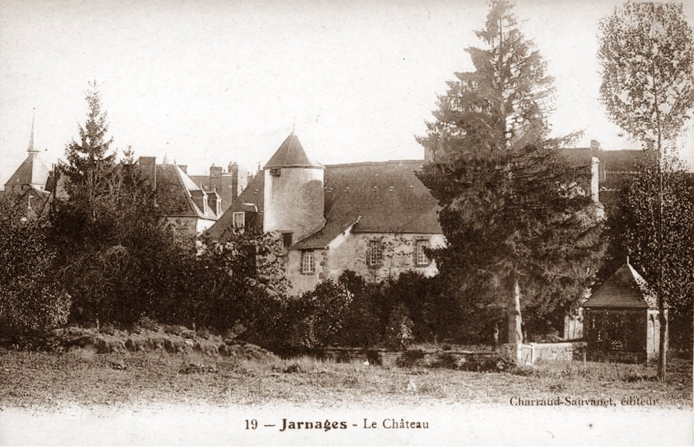 19 Jarnages Le Chateau