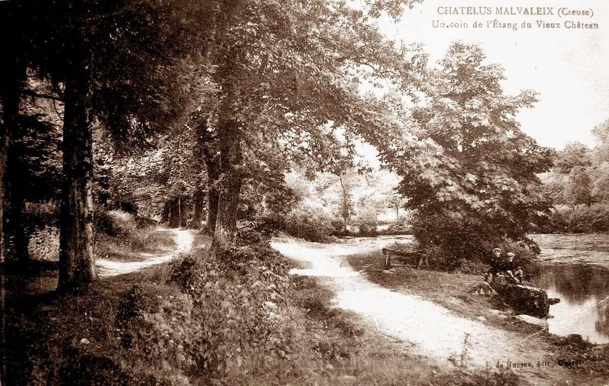 Chatelus Malvaleix Creuse Un coin de l'etang du vieux Chateau